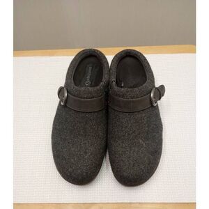 Bare Traps grey wool mules, slides. Slip ins size 7 ( narrow)